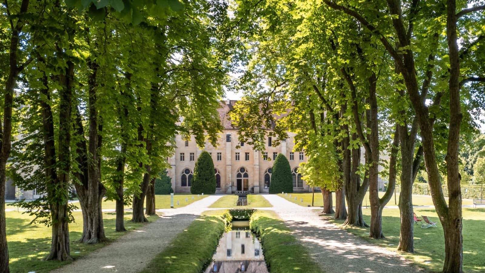 Pureté monastique et grandeur royale