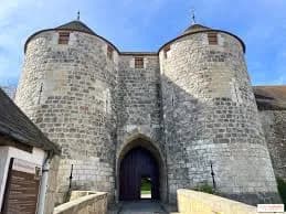 Entre remparts et donjon - photo 1