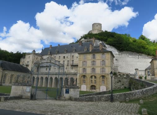 Hauteur et château - photo 2